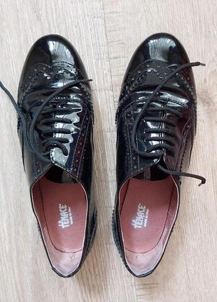 Туфлі шкіряні лаковані