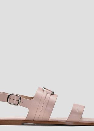 Стильні дизайнерські босоніжки7 фото