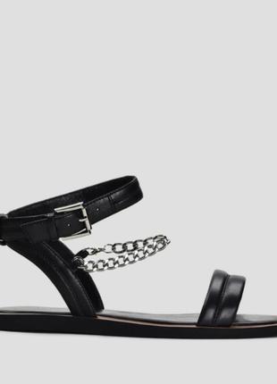 Дизайнерські босоніжки