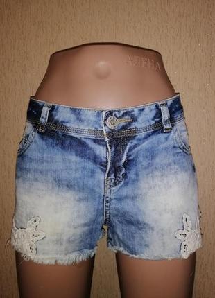 Стильні жіночі короткі джинсові шорти з бахромою і мереживом select3 фото