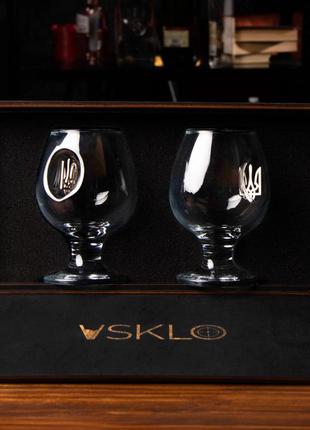 Пара коньячных бокалов с гербом + деревянная коробка