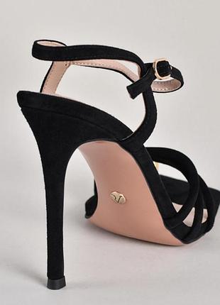 Шикарні дизайнерські босоніжки3 фото