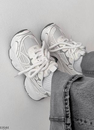 Трендовые женские кроссовки под бренд с массивной шнуровкой комбинированные вставки сетка на высокой подошве сникерсы7 фото