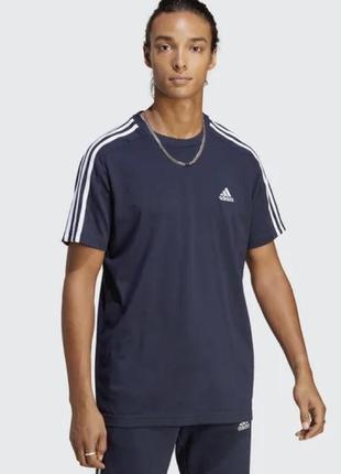 Футболка синяя мужская adidas essentials single jersey 3-stripes t-shirt ic9335 Голубой regular fit