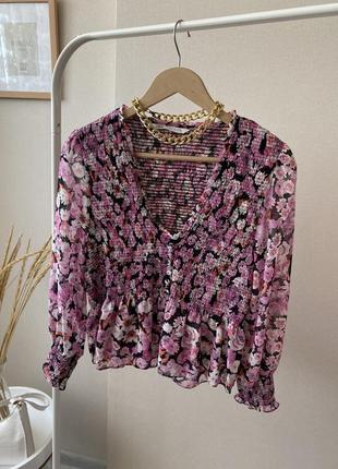 Zara розовая блуза в цветочный принт объемная на резинке1 фото
