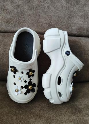 Крокси з джибітсами