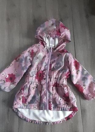 Ветровка,куртка на флисе розовая в цветочный принт на 2-3 года.