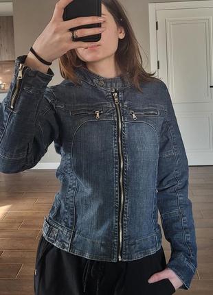 Куртка джинсова