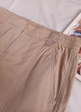 Бежевые широкие брюки карго/средняя посадка8 фото