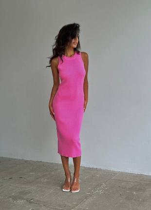 Трикотажна сукня міді по фігурі в рубчик плаття чорна біла рожева без рукавів верх майка трендова стильна