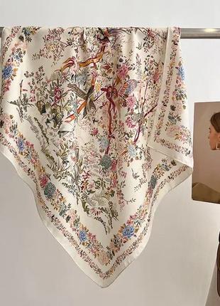 Сатинова жіноча шаль палантин шарф бежева в квітковий принт штучний шовк