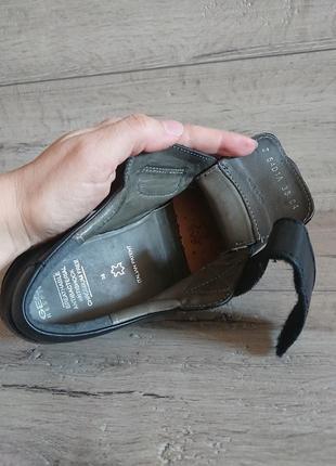 Классические туфли подростковые б/у  geox 38р 25 см кожа на липучке9 фото