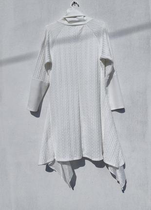 Стильное необычное белое ассиметричное тёплое платье10 фото