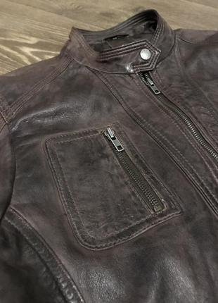 Куртка натуральная кожа известного дорогого бренда10 фото