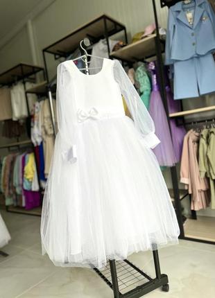 Белое фатиновое платье начастице