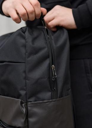 Рюкзак черный wide с декортивным карманом из кожзама:4 фото