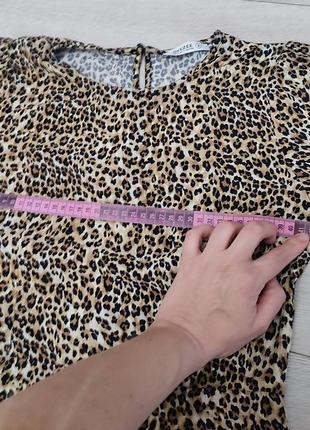 Леопардовое шифоновое платье с открытой спиной.8 фото