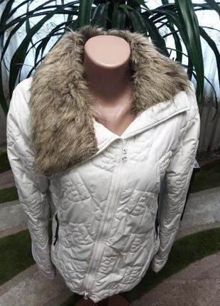 Яскраво-біла куртка косуха зі штучним хутром на синтепоні — bench — германія. р. 44-462 фото