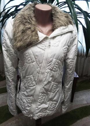 Яскраво-біла куртка косуха зі штучним хутром на синтепоні — bench — германія. р. 44-466 фото