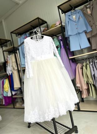 Пишна фатінова бальна сукня