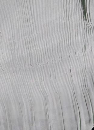 Бирюзовое короткое платье плиссированное с принтом по низу от zara9 фото