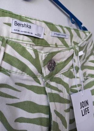 Джинсы bershka в зебровый принт, трендовые джинсы straight, зеленые джинсы bershka6 фото