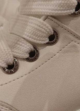 Чорно-білі теплі черевики на платформі4 фото