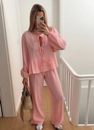 Легкий та зручний костюм