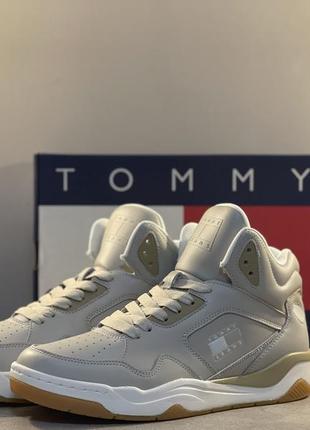 Tommy jeans сникерсы tjm basket mid top em0em01318 бежевый кроссовки3 фото