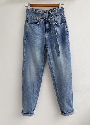 Трендовые джинсы в стиле zara с поясом узкие мом скинни джинсы1 фото