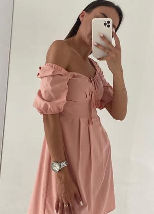 Жіноча ніжна сукня