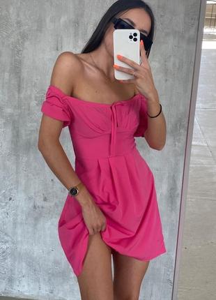 Жіноча ніжна сукня