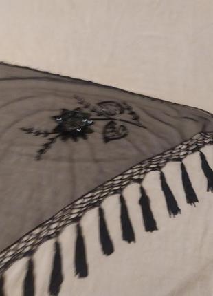 Платок шаль с кисточками. вышивка бисером, пайетками и бусинами5 фото