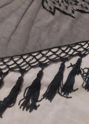 Платок шаль с кисточками. вышивка бисером, пайетками и бусинами2 фото
