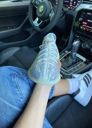 Женские кроссовки adidas yeezy 3802 фото