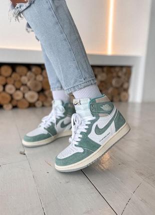 Кроссовки nike jordan x dior 1 retro high patent mint