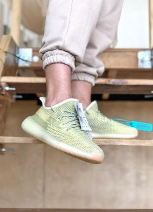 Жіночі кросівки 
adidas boost 3508 фото