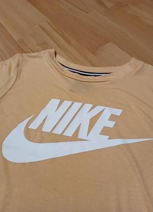 Футболка nike nsw