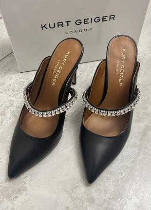 Изысканные кожаные шлепанцы kurt geiger