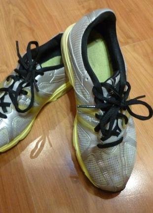 Женские кроссовки nike.