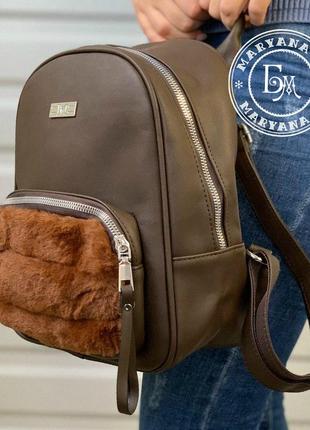 Оригинальный женский рюкзак коричневый4 фото