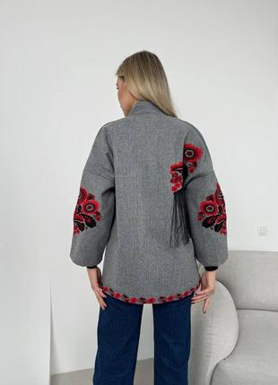 Вишуканий жакет жіночий з вишивкою, вишитий орнамент, вишиванка, накидка з українським принтом, піджак3 фото