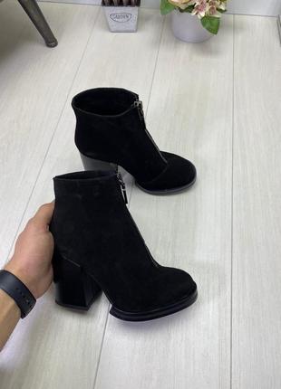 Черевики демісезонні, черевики на підборах, натуральна замша