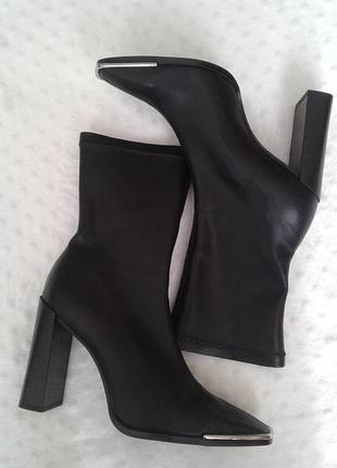 Продам ботиночки чулок "alexander wang"