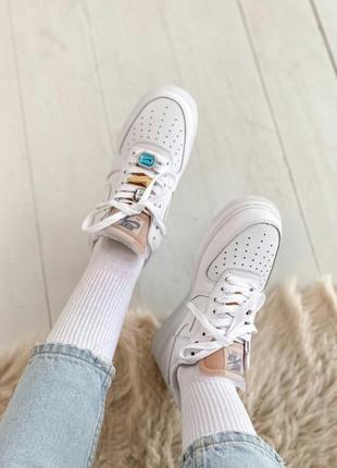 Шикарні кросівки nike air force 1 lx white lace beige кросівки4 фото