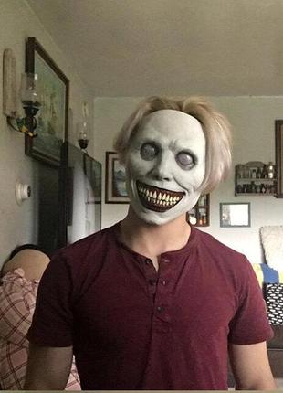 Страшная маска на хэллоуин. жуткая маска. улыбающаяся маска 22x18см4 фото
