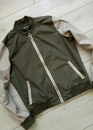 Куртка бомбер ветровка