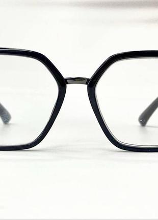 Очки женские корректирующие для зрения фотохромные квадраты в пластиковой оправе и металлическим носоупором5 фото