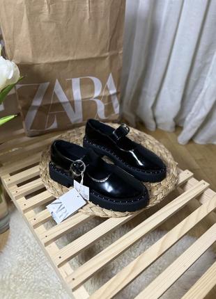 Новые лаковые туфельки на тракторной подошве от zara1 фото