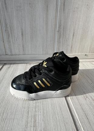 Кроссовки adidas.20